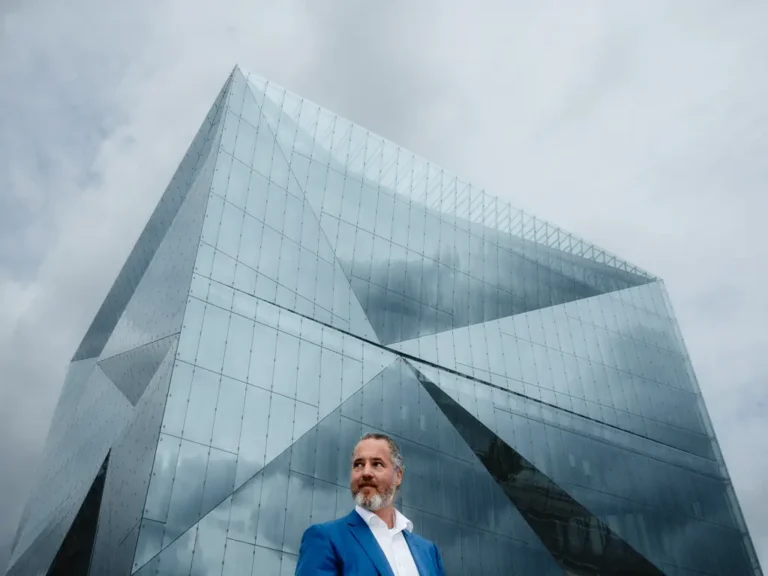 Jqp businessportrait outdoor hbf berlin